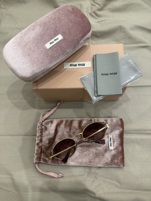 Óculos de sol Miu Miu Logo