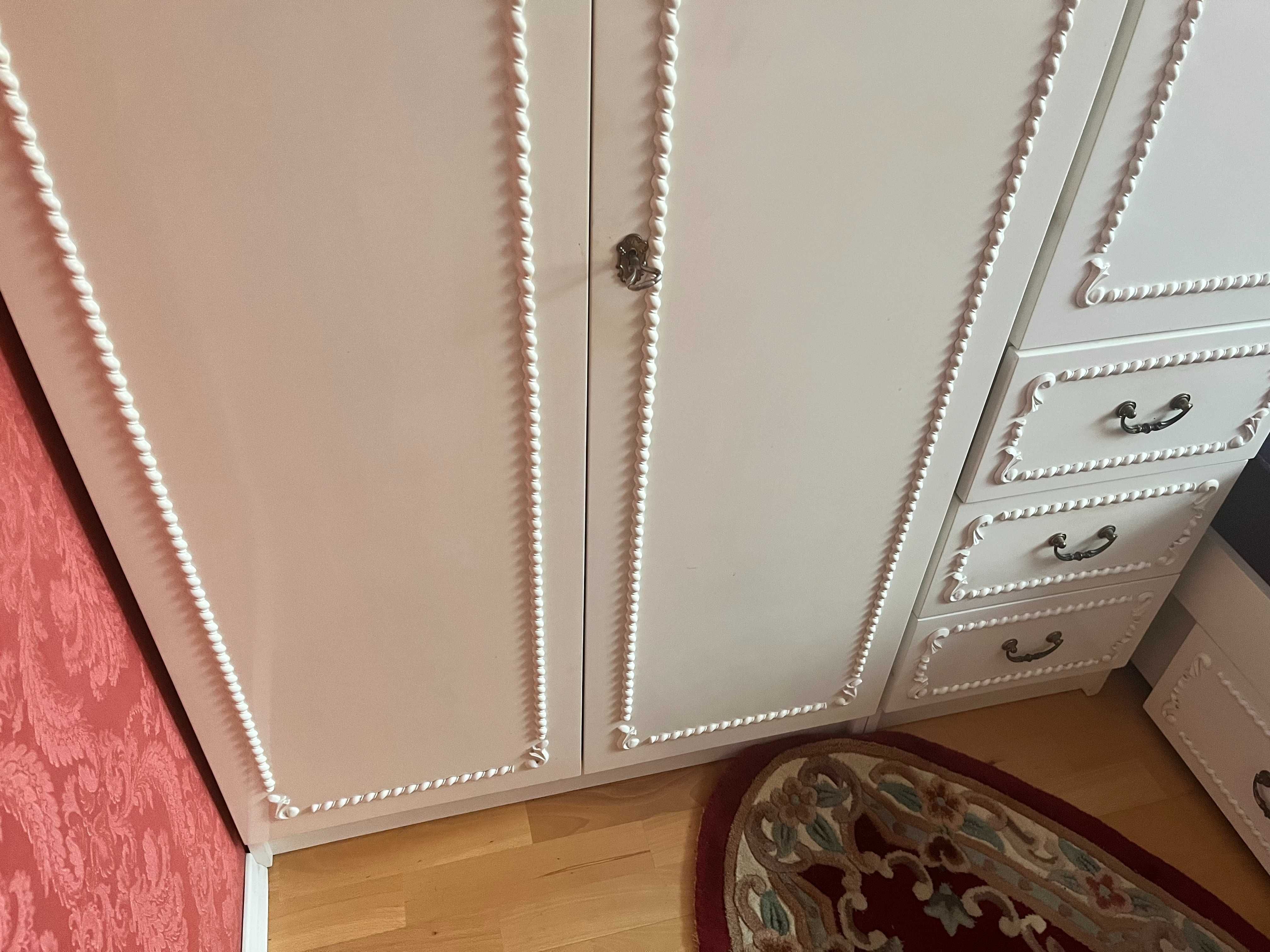 Sypialnia kompletna łózko z materacem, meble, szafka nocna, lampa noc.