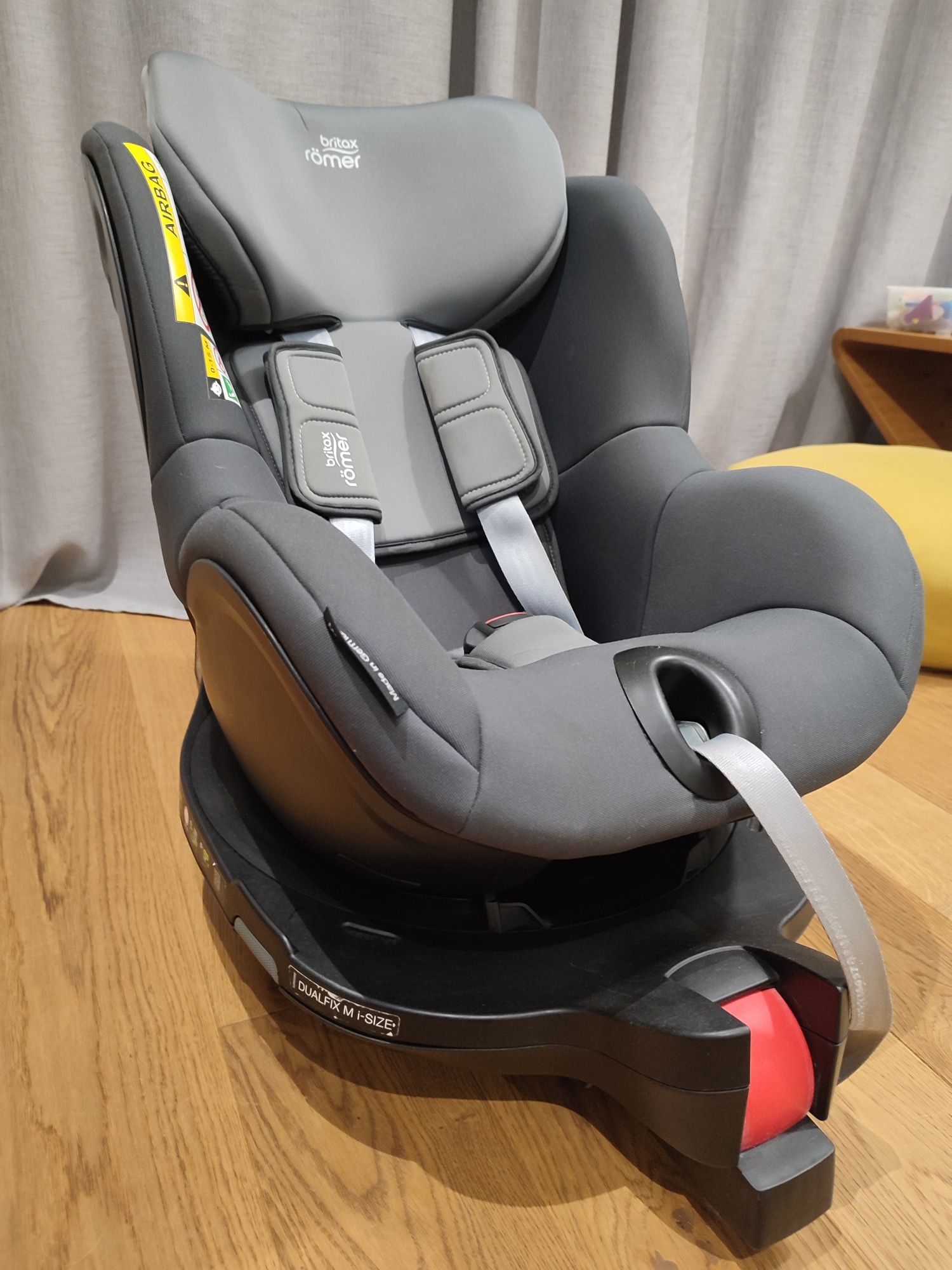 Britax Romer dualfix m i-size szara tapicerka