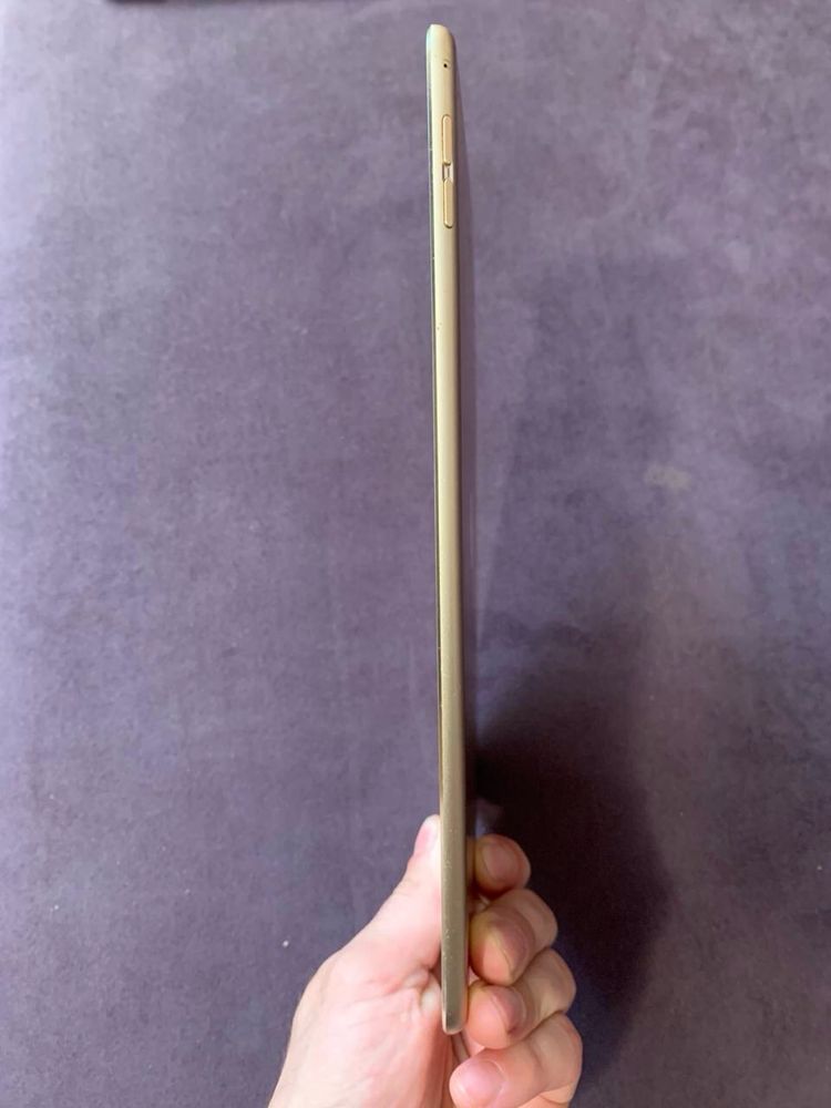 Планшет IPad air 2 64 GB зарядка  чохол