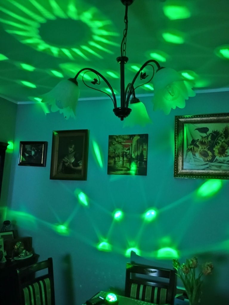 Lampa dyskotekowa na pilota różne programy oświetlenia !!!