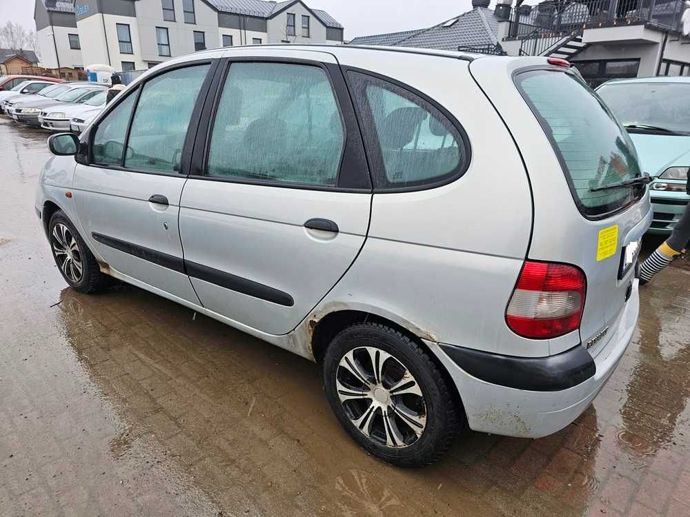 Renault Megane Scenic 1.6 benzyna 2000 rok