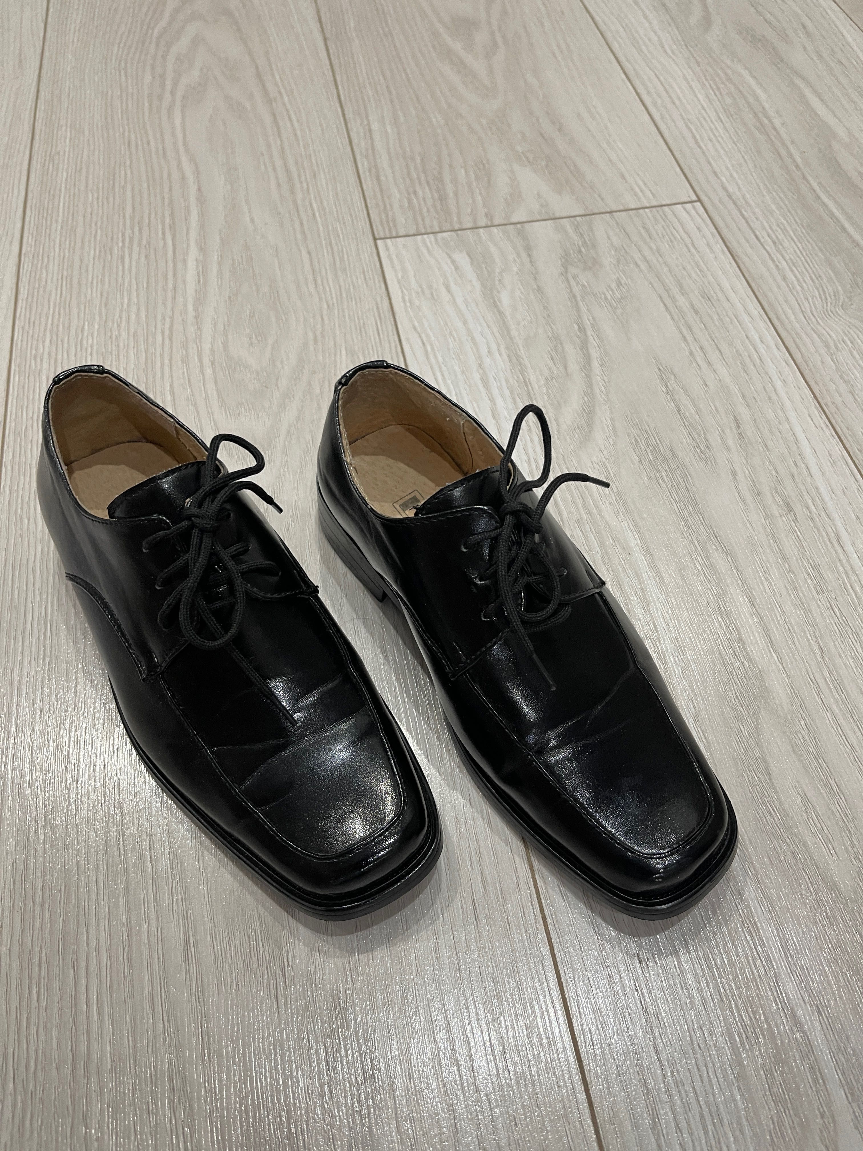 Czarne komunijne garniturowe skórzane  buty chlopiece  31