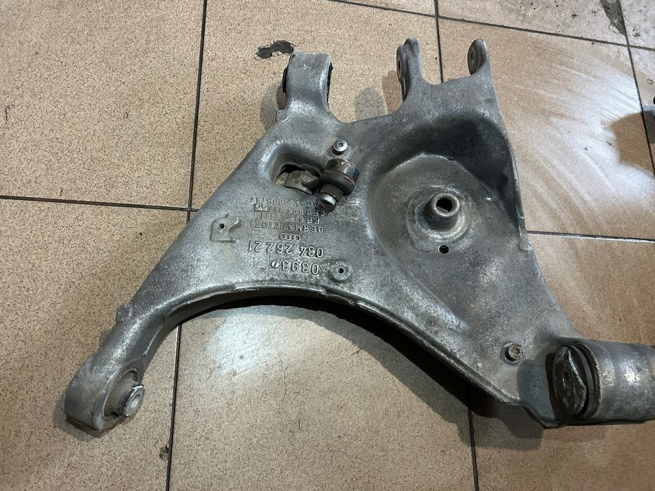 Wahacz Dolny Lewy tył Audi A4 B6 Sedan Kombi