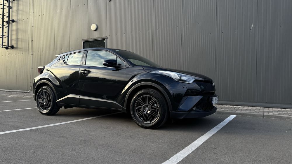 Продам Toyota CH-R