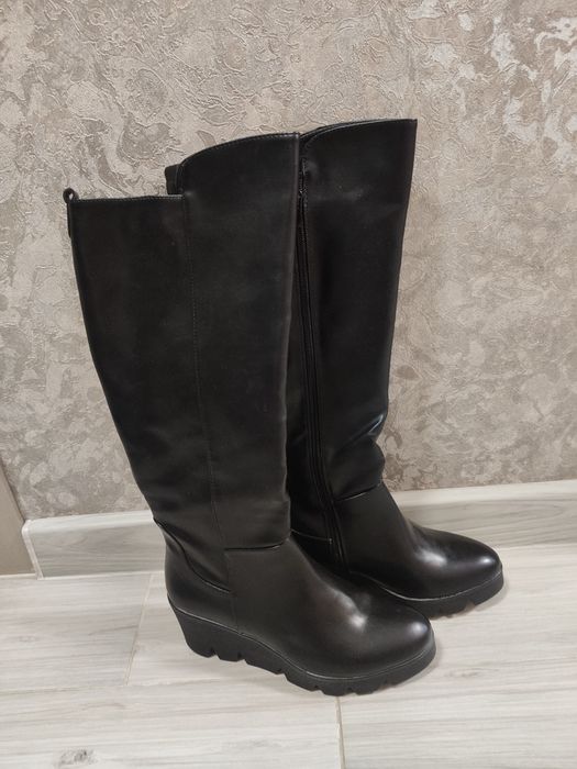 Жіночі шкіряні осінні сапожки