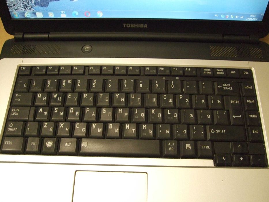 Ноутбук TOSHIBA L300