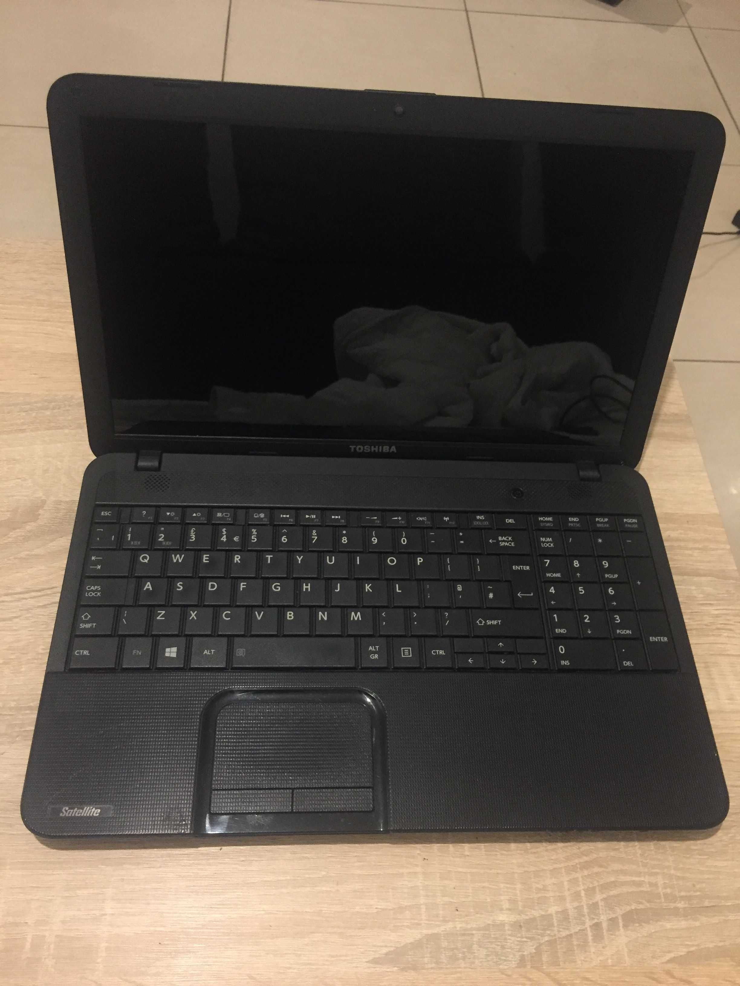 Laptop Toshiba C850D-118  15,6" 6GB + Zasilacz