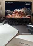 McBook pro 13 Touch Bar 2020 Idealny stan Mało cykli
