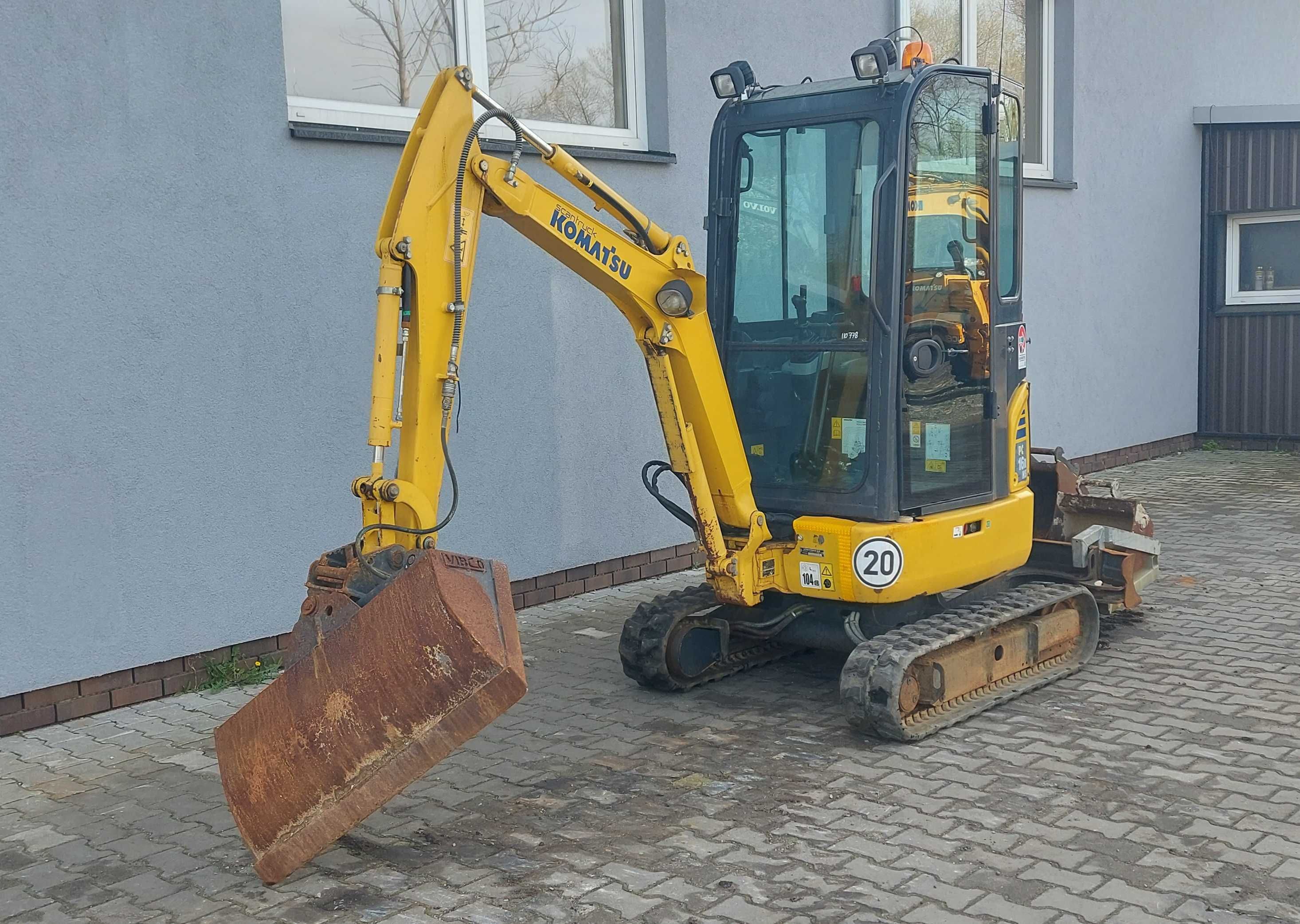 Koparka gąsienicowa Minikoparka KOMATSU PC16R-3HS 800h 4łyżki Jak Nowa