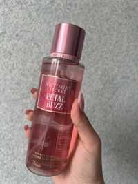 Парфумований спрей для тіла Victoria’s Secret “Petal buzz”