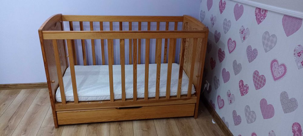 Łóżeczko dziecięce drewanie