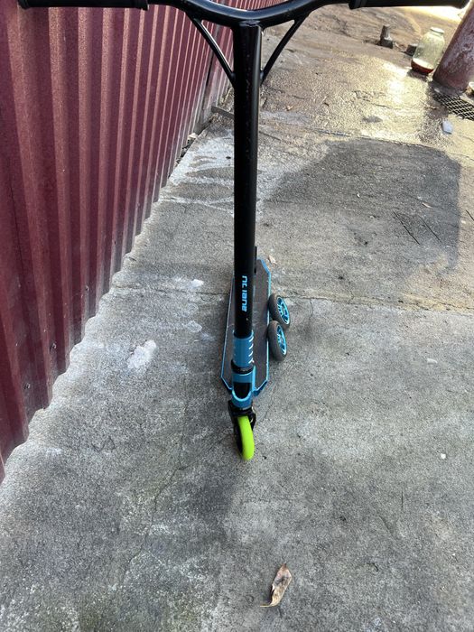 Продам трюковий самокат в хорошому стані