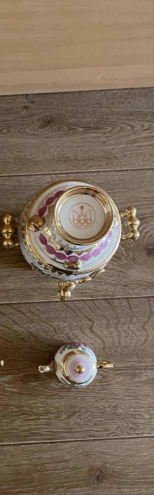 Антикварні фарфорові самовари із підписами