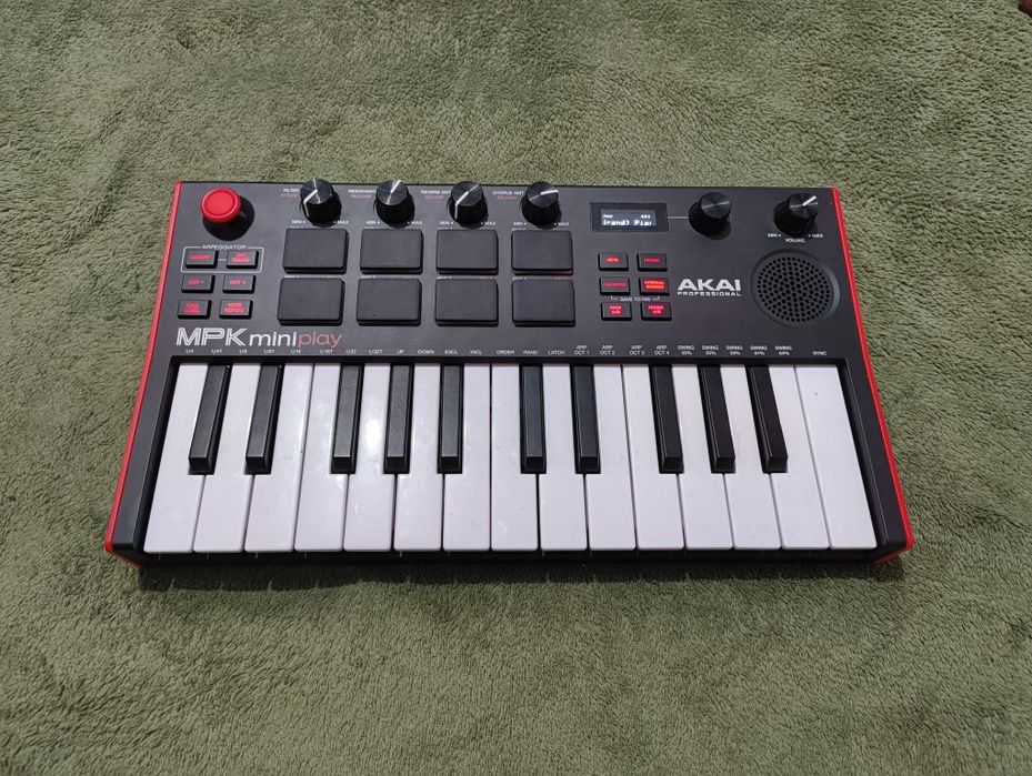 Akai MPK Mini Play – Em Excelente Estado