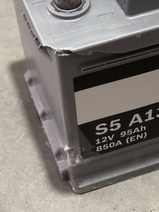 Bateria bosch AGM 95Amp (nova mas com defeito)
