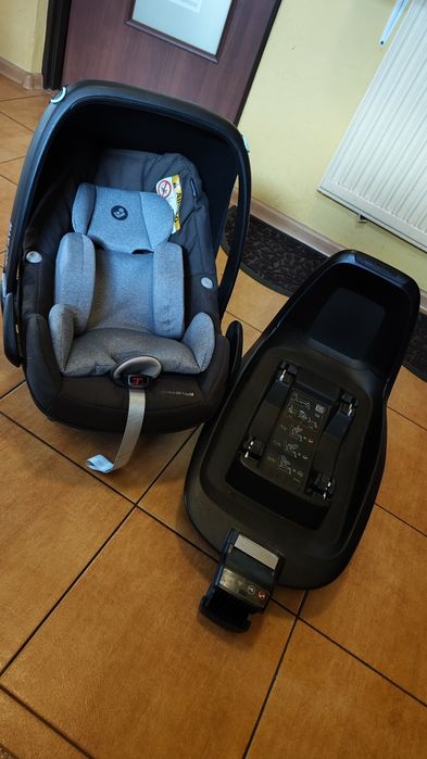 Fotelik maxi Cosi pebble plus z bazą isofix 2wayFix