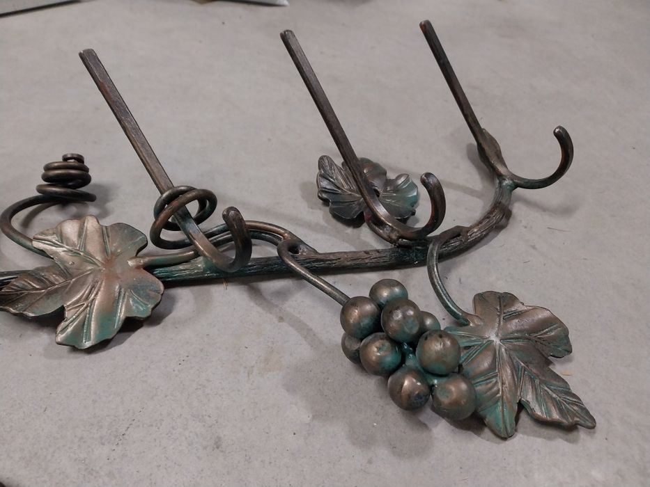 Sprzedam wyjątkowy metalowy wieszak