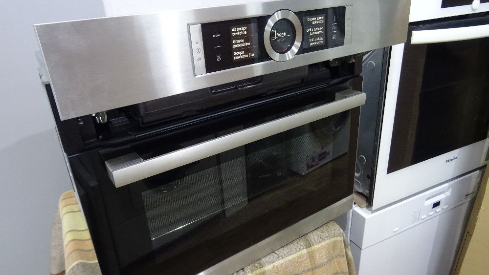 Kompaktowy piekarnik z funkcją pary Bosch CSG636BS2, poj.47 L, menu PL
