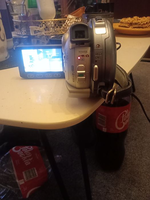 Kamera Canon DC 100 E