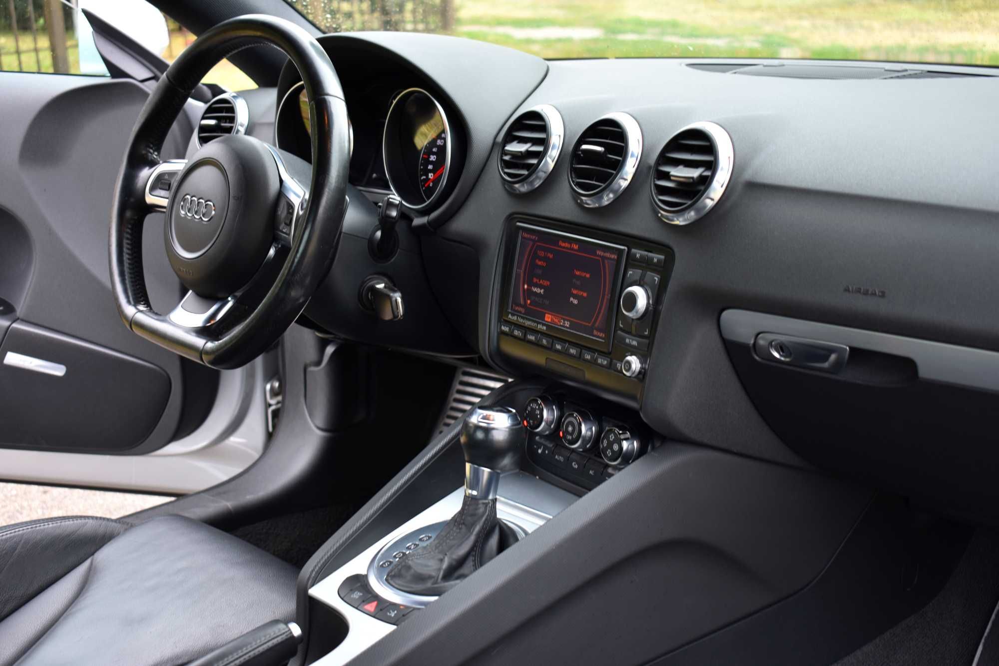 Ауди ТТ 2009г.в 2.0 TFSI S tronic (200 к.с.) Quattro • S-Line