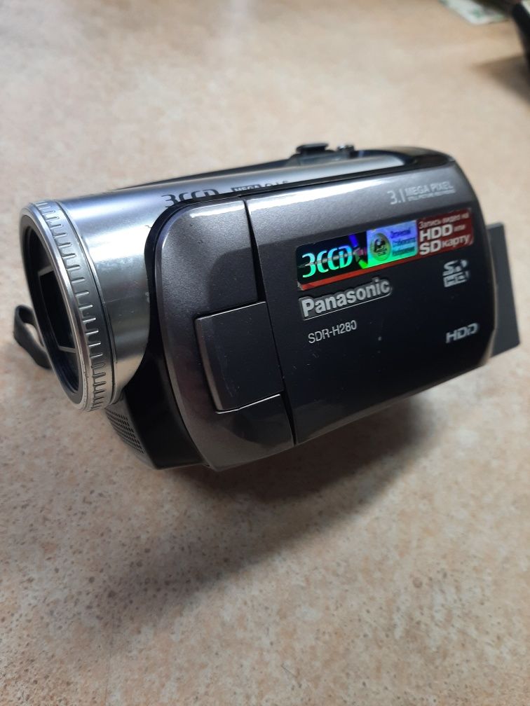 Продам видеокамеру Panasonic SDR-H280