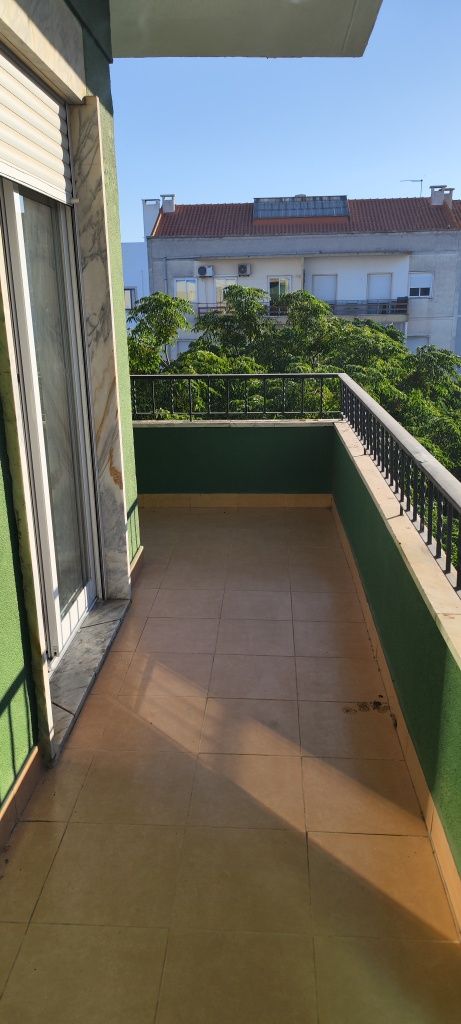 Apartamento com boas áreas.