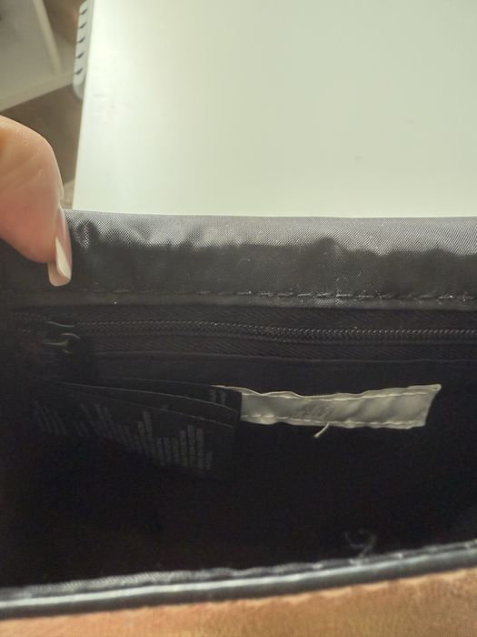 Złota torebka do ręki na pasku H&M kopertówka