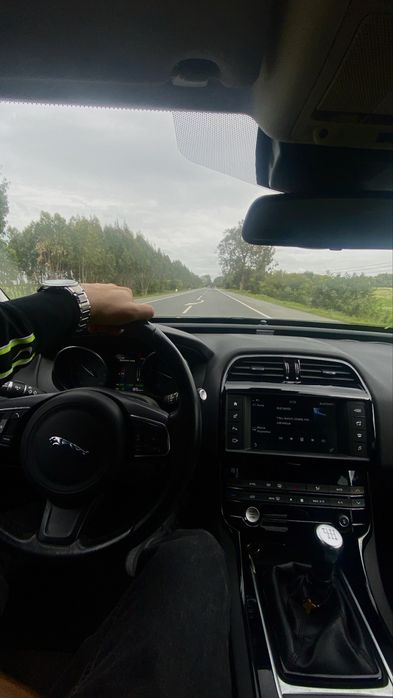 Jaguar XE 2.0 D Portfolio Aut.