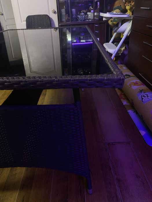 Продам качественный комплект обеденный из технортанга