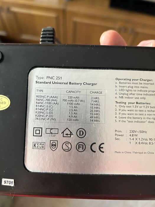 Ładowarka Philips baterii AAA AA 9V