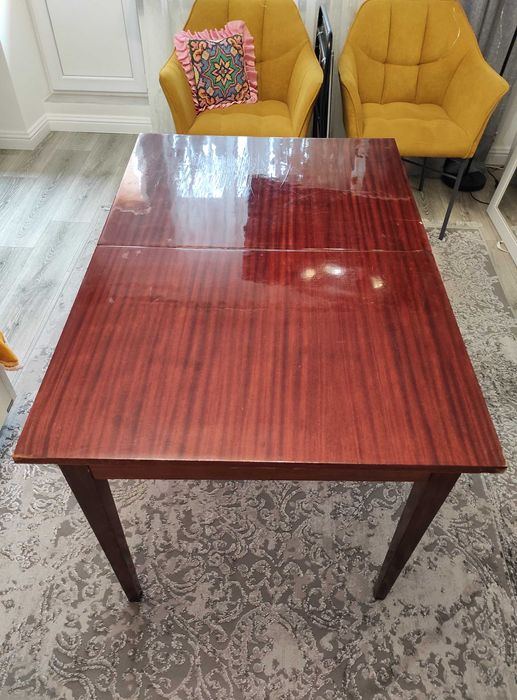 Стіл дерев’яний лакований розсувний б\у 120х160х80см висота 74 см срср