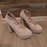 Buty na obcasie 40