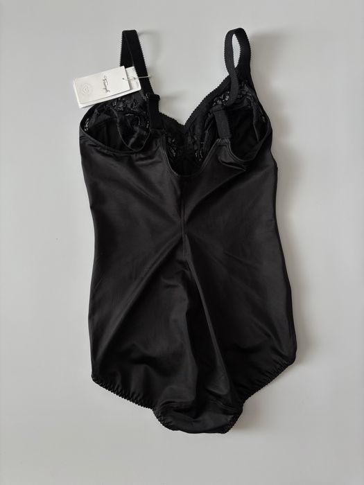 Body modelujące bez fiszbin Triumph 90D Romy BS koronka