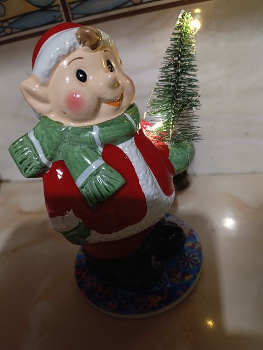 Nowa figurka świąteczna Elf z oświetleniem LED.