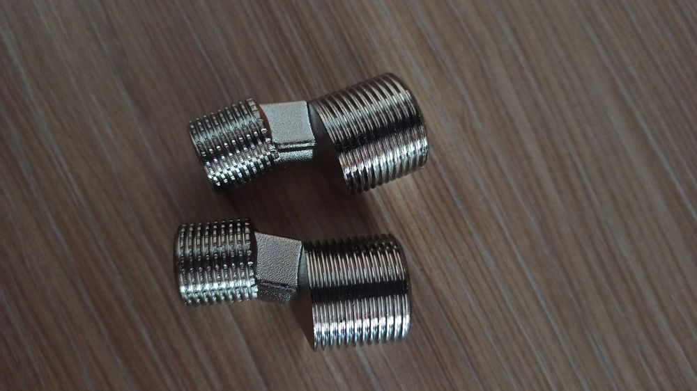 Krzywka do baterii 1/2" x 3/4"