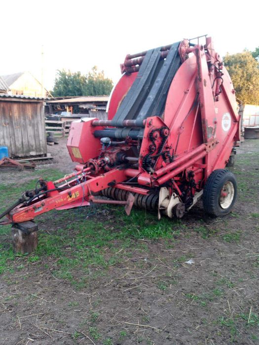 Рулонний прес-підбирач Hesston rounder 5700