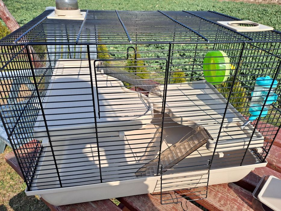 Sprzedam klatkę dla gryzonia.