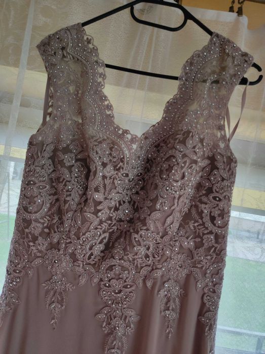 Suknia wieczorowa r. 46