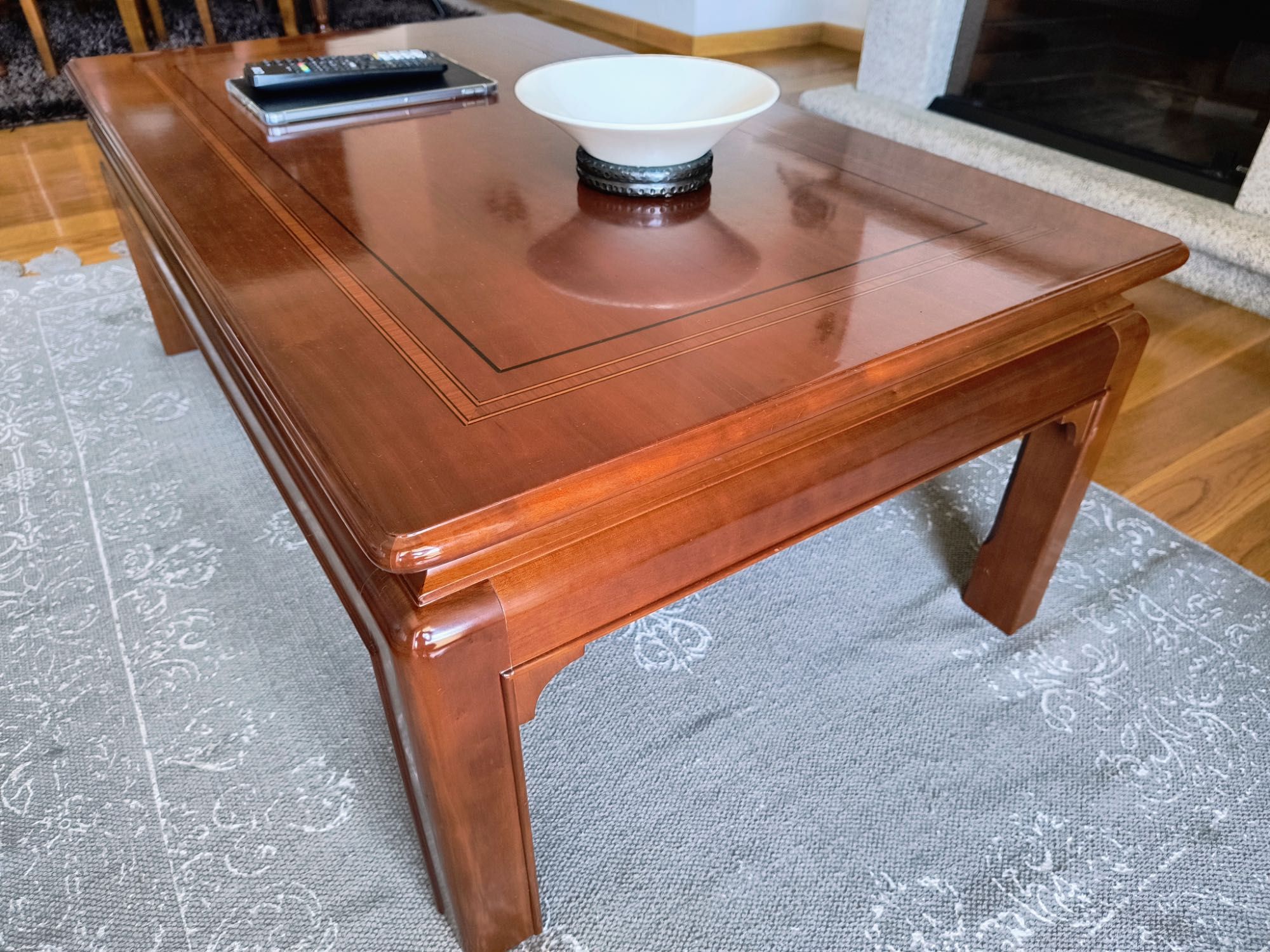 Mesa de Sala em Madeira