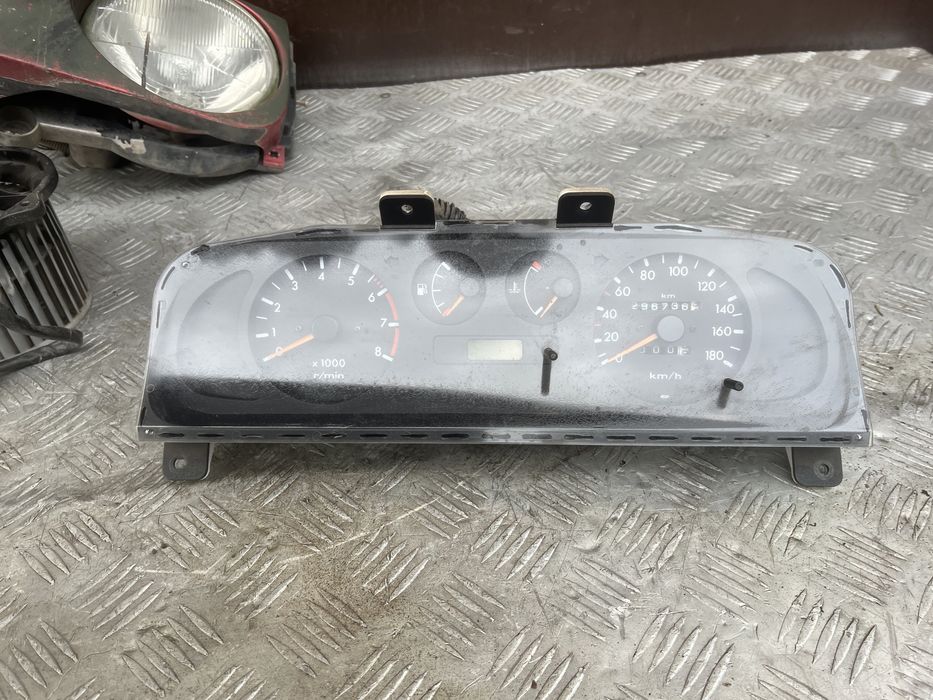 Приборная панель 2.4 бенз Ниссан террано 2 nissan terrano год 03