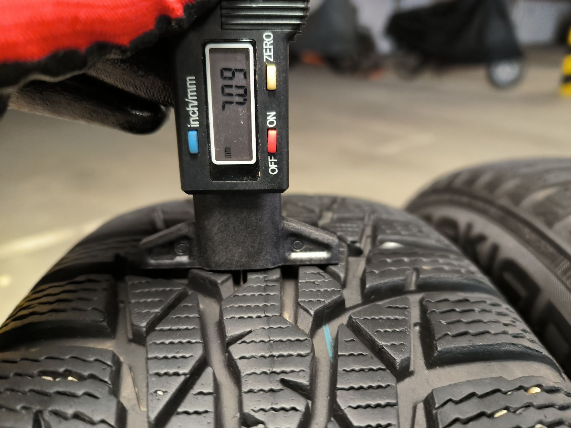 Opony Nokian 185/65/15 dot 3321 zima 7mm