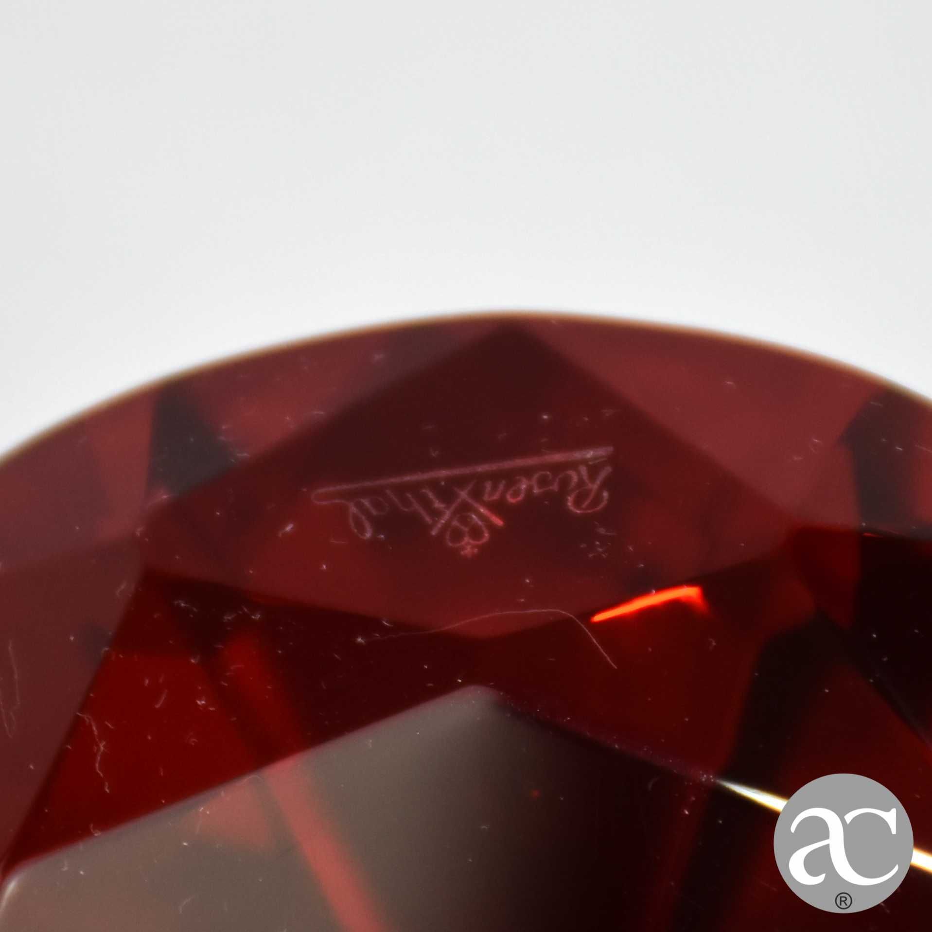 Pisa-papéis em cristal Rosenthal, forma de diamante Vermelho, 8,2 cm