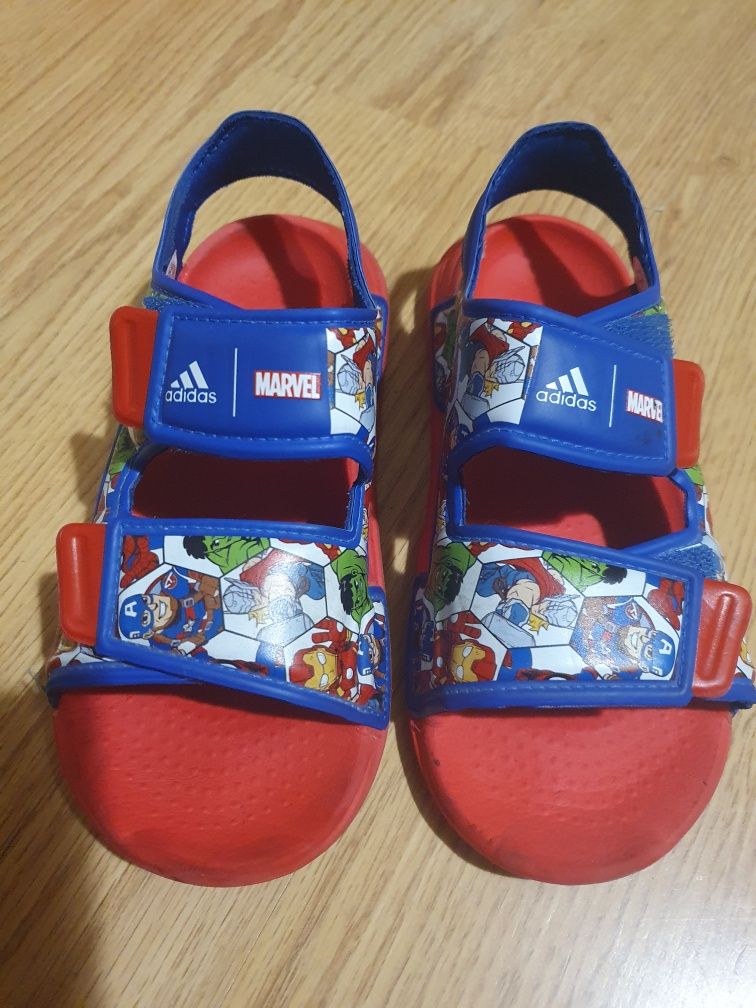 Sandałki Adidas dla dziecka