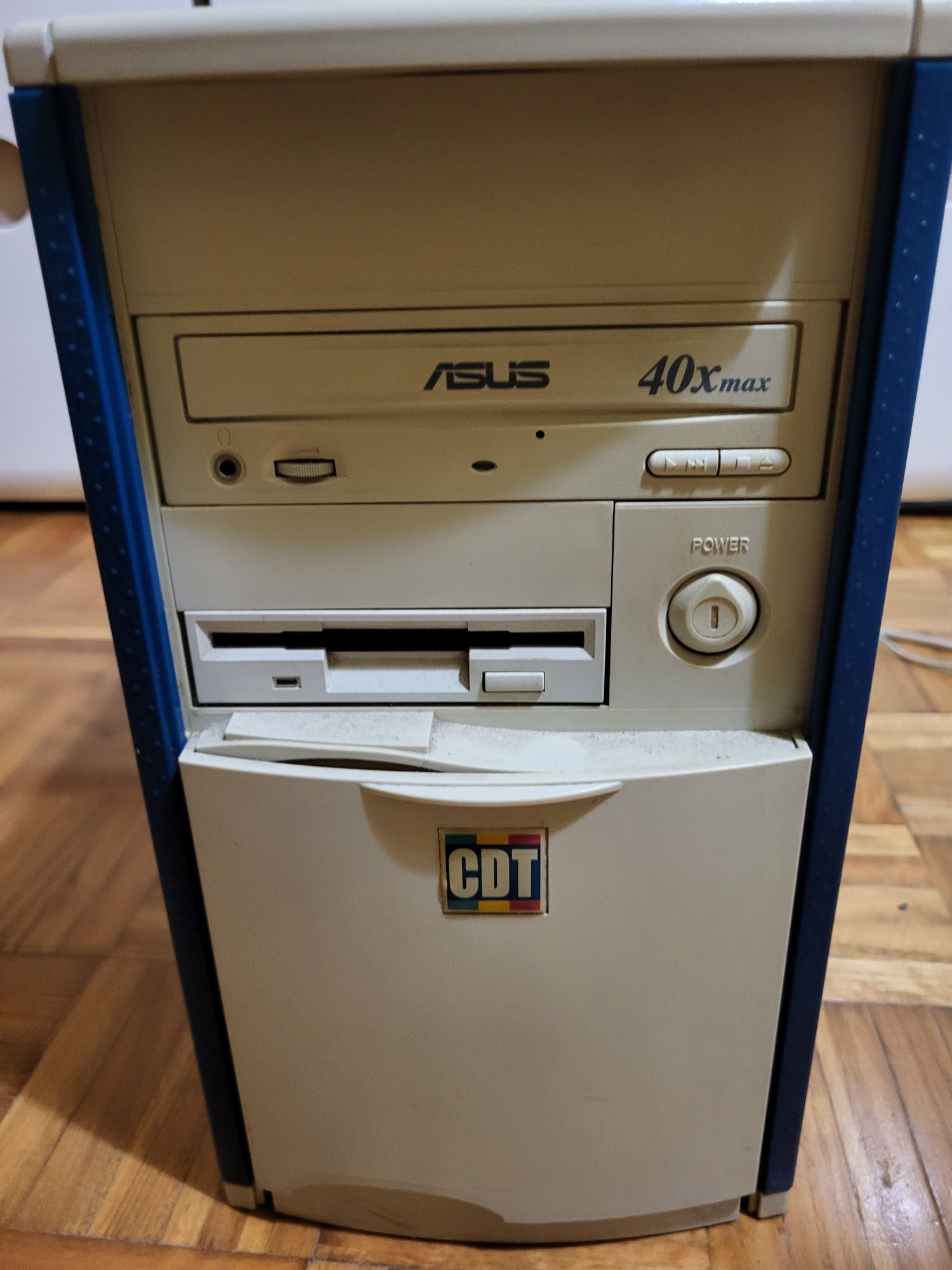 Pentium 133 Mhz e 32Mb de RAM 1996