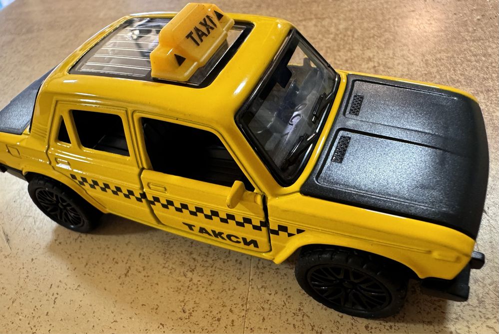 Auto taksówka żółta model 3+