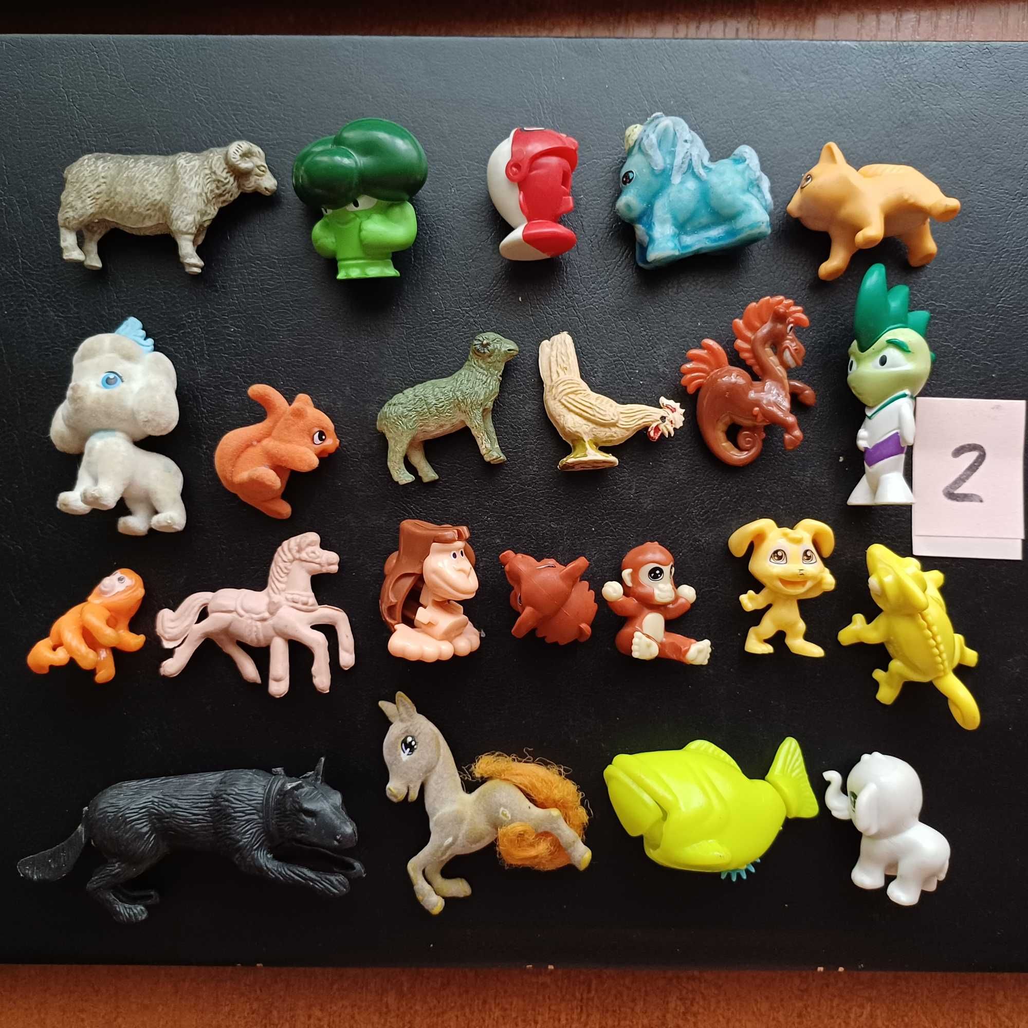 Фигурки, игрушки, киндер сюрприз, человечки, монстры, животные