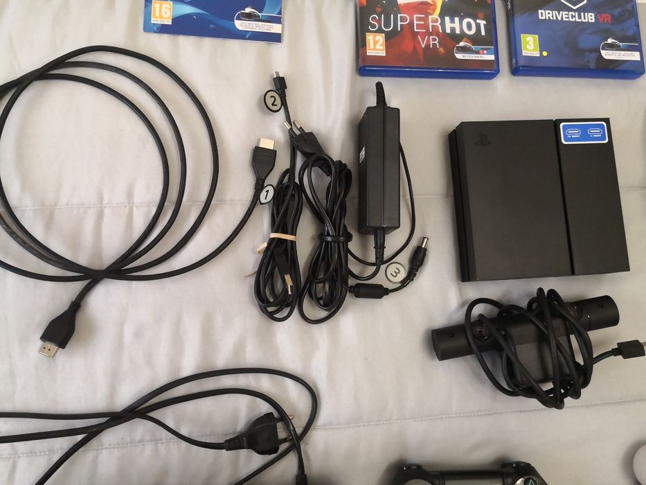 Ps4 500Gb + VR + Comandos + Jogos