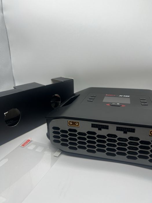 зарядний пристрій ISDT X16.