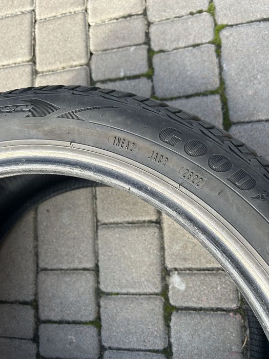 Goodyear UltraGrip Ice 2 245/45 R19 102T XL FP